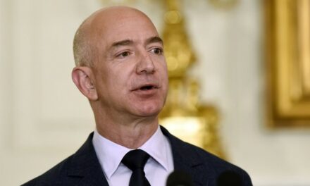 One Crazy Easy Thing Jeff Bezos Could Do to Help Restore Media Credibility