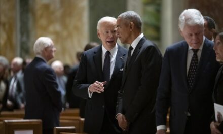 Oh My: Lip Reader Has Figured Out That Conversation Between Obama and Biden at Memorial Service