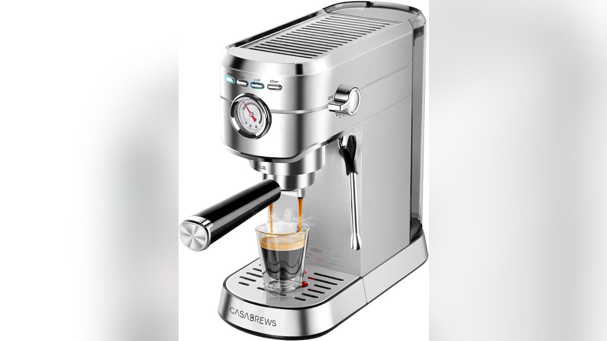 Create lattes, macchiatos, cappuccinos and more with an espresso machine,