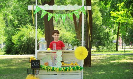 Gay Couple Sues 10-Year-Old’s Lemonade Stand For Refusing To Bake Gay Wedding Cake