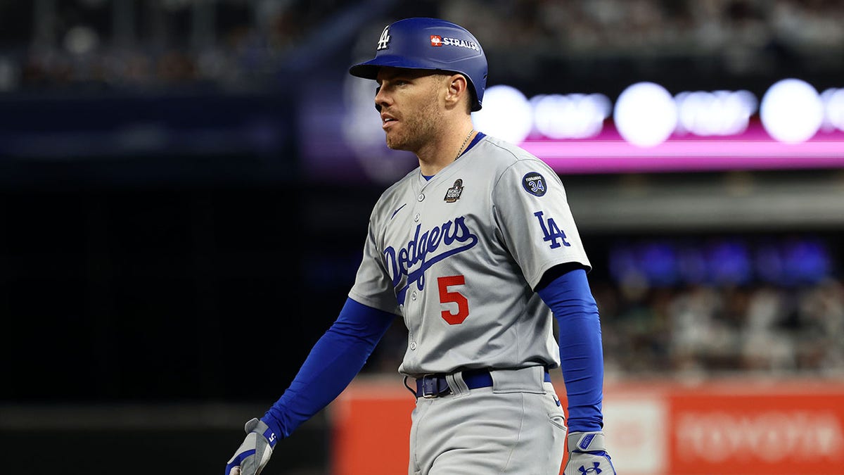 Freddie Freeman walks on field