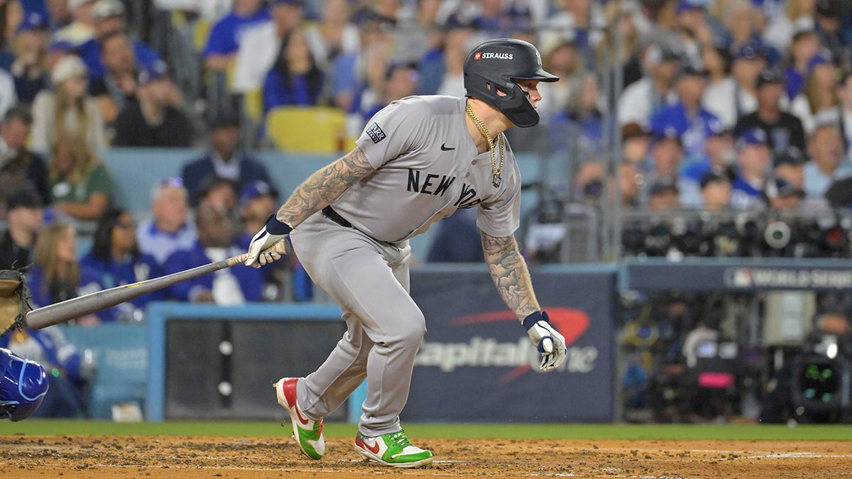 Gleyber Torres swings