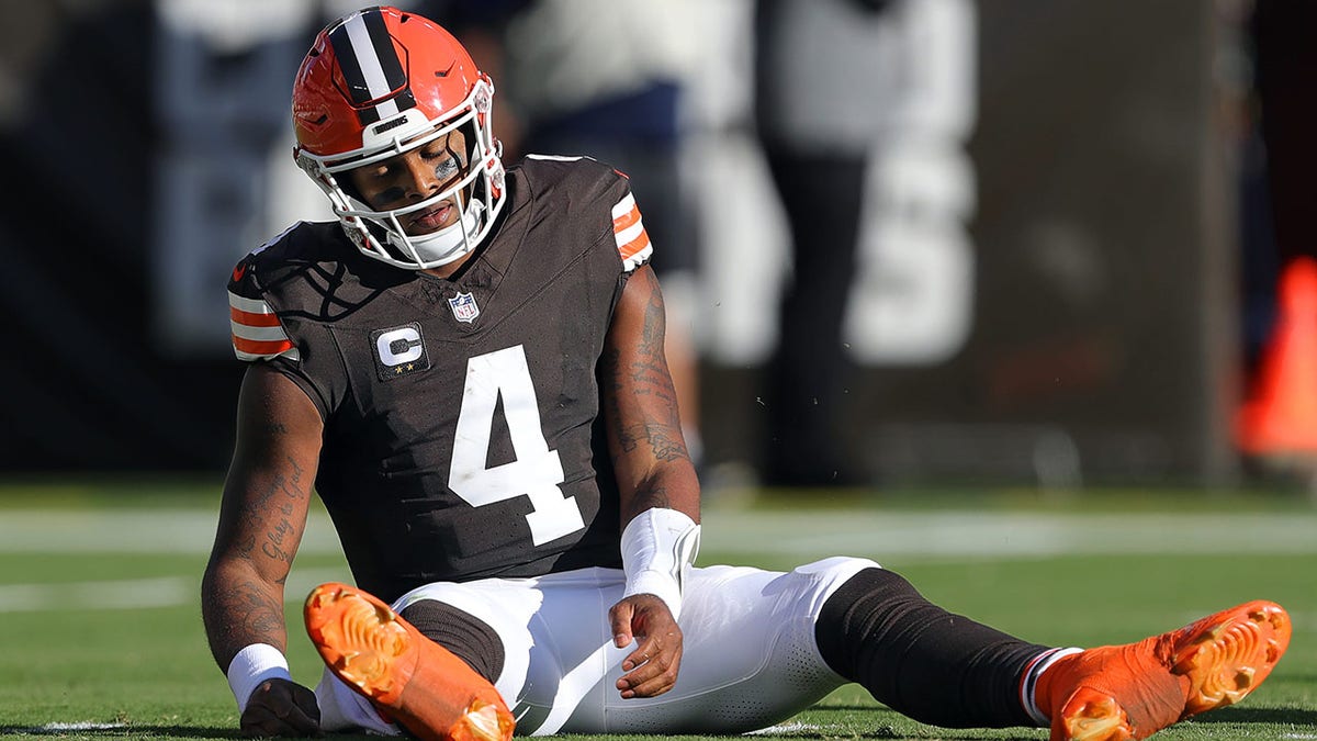 Deshaun Watson reacts after play