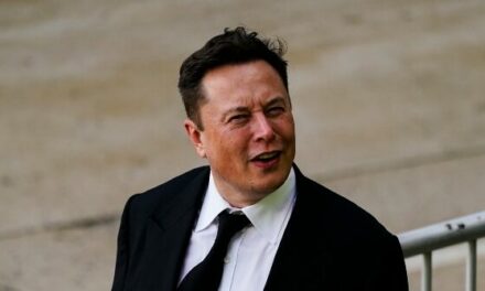 Elon Musk Threatens Lawsuit After California Commission Rejects SpaceX Launches Due to His Support of Trump