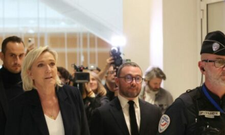 ‘Nothing Will Stop Me’ — Marine Le Pen Defiant as Trial That Could Ban Presidential Bid Begins