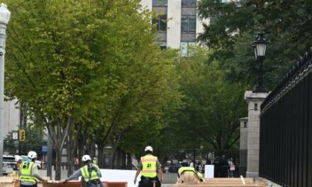 Feds begin fortifying DC with security barriers, fencing roughy 3 months ahead of Inauguration Day