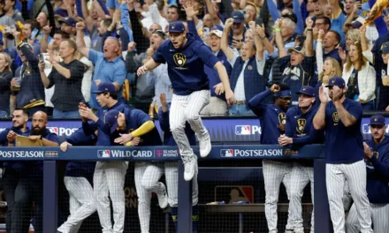 Behind late power surge, Brewers level series vs. Mets