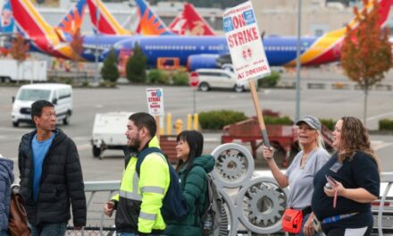 Boeing Machinists Reject Latest Contract Proposal, Strike Continues Into 6th Week