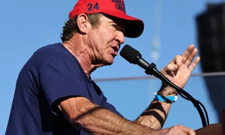 Dennis Quaid Rallies For Trump In California, Tells Crowd It’s ‘Time To Pick A Side’