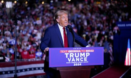 Trump and Vance Target Swing States, Seek to Expand Map in Final Push to Election Day