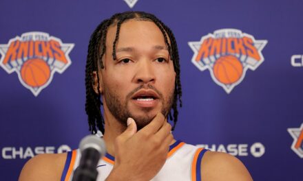 Knicks stars hilariously answer questions about reported blockbuster trade: ‘Who’s Karl?’