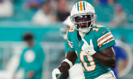 Dolphins’ Tyreek Hill was ‘motivating’ team during sideline outburst in loss to Titans: ‘Wasn’t frustrated’