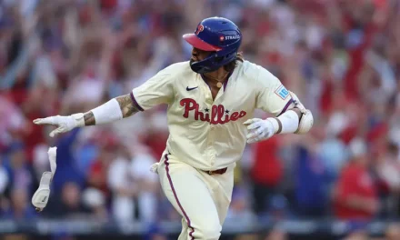 Nick Castellanos helps Phillies beat Mets in wild Game 2