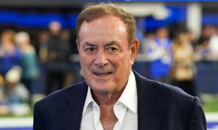 Al Michaels graphic during NFL game highlights his hatred of food group: ‘No veggies, baby’