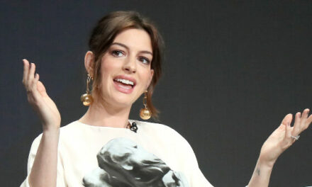 Anne Hathaway Tells ‘Broadway for Harris’ Audience ‘Maybe You Don’t Have a Candidate That You Love,’ Vote Anyway