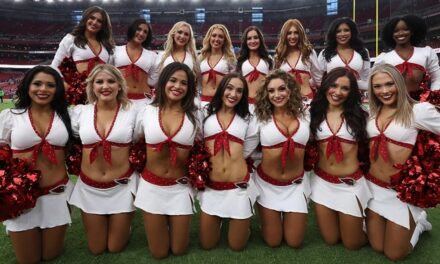 Cardinals Fans Aren’t Happy With Team After Cheerleaders Removed From Sideline During Monday Night Football