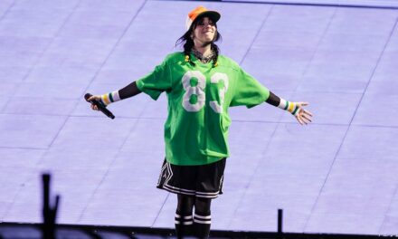 Billie Eilish takes nasty fall during New York concert