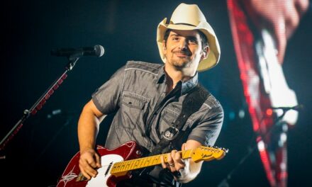 Brad Paisley on World Series, possibility of going viral singing the national anthem