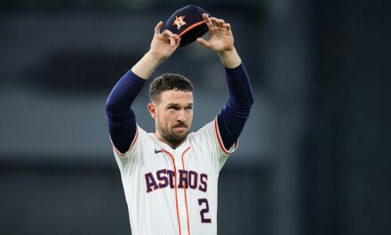 Astros star posts cryptic 3-word comment after possible last game with Houston