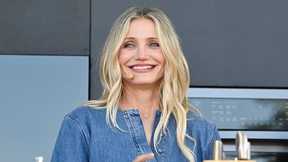 Cameron Diaz wearing blue