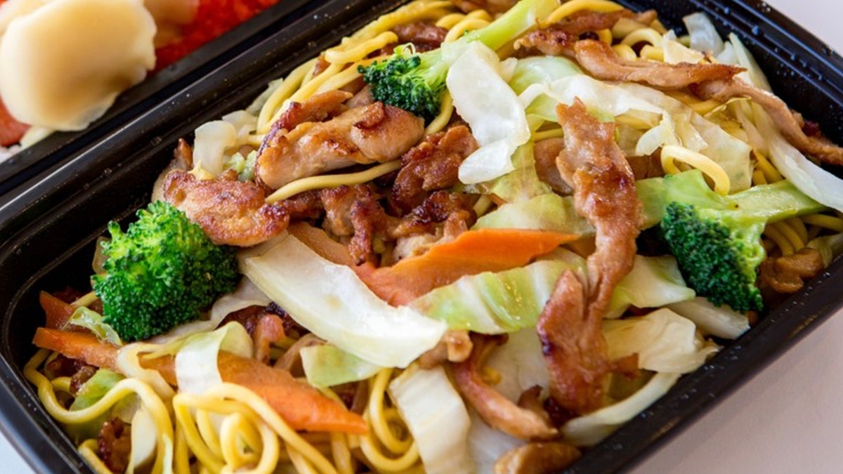 Chicken lo mein.