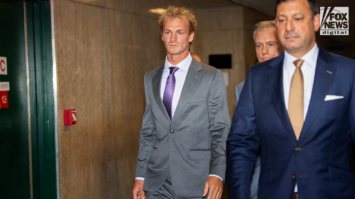 Daniel Penny in the hallway of Manhattan Criminal Court