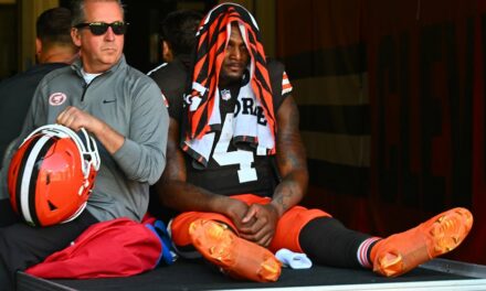 Deshaun Watson’s Browns teammates rip fans for booing quarterback after Achilles injury: ‘Should be ashamed’