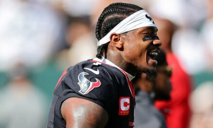 Texans’ Stefon Diggs held back from numerous Packers during pregame warmups