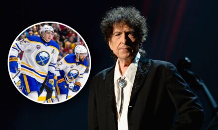 Bob Dylan Tweets About Meeting The Buffalo Sabres Out Of Nowhere