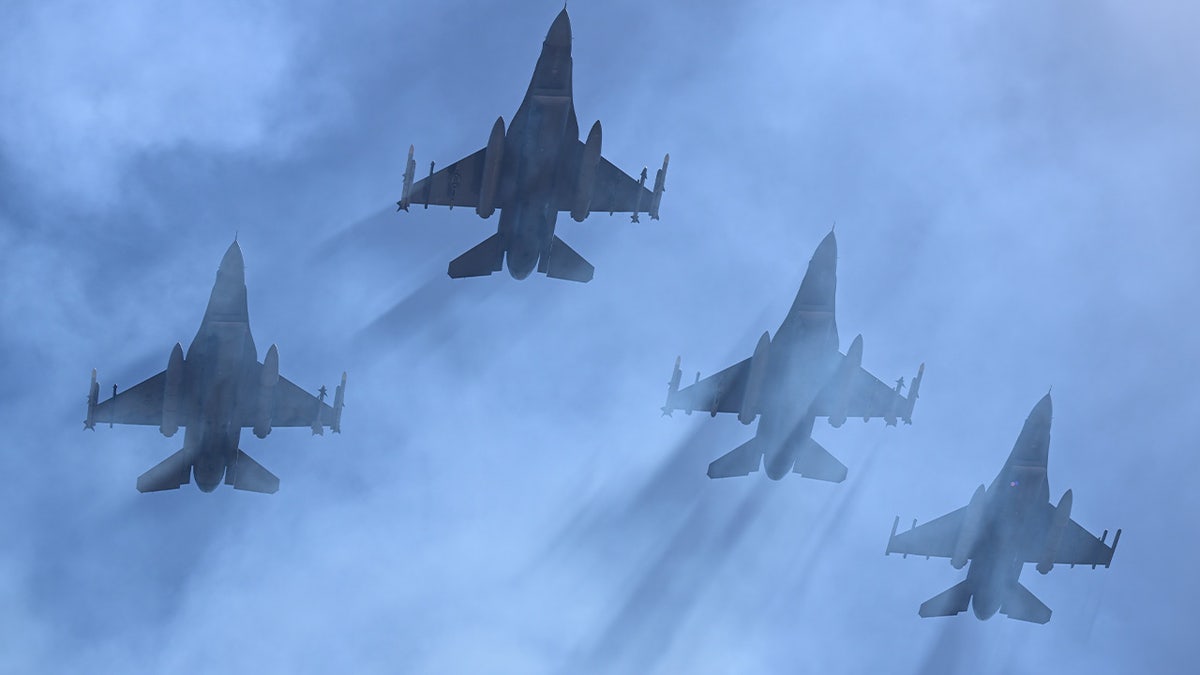 F-16s