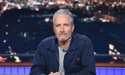 Jon Stewart Signs New Contract, To Host ‘Daily Show’ Through 2025