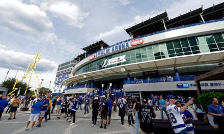 Tampa Bay Lightning Head To Carolina Early For Season Opener