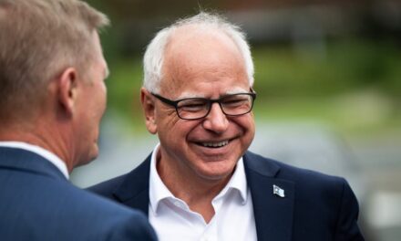 Vikings fan Tim Walz discusses security concerns about his Lambeau visit, praises head coach Kevin O’Connell