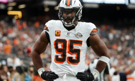 Myles Garrett – From A Standstill – Hurdles Eagles Long-Snapper For FG Block