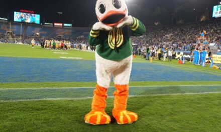 Oregon Ducks Mascot Caught On Video Suffering Embarrassing Moment, Quickly Recovers: WATCH