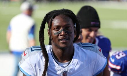 Kansas City Chiefs Acquiring Wide Receiver DeAndre Hopkins From Tennessee Titans