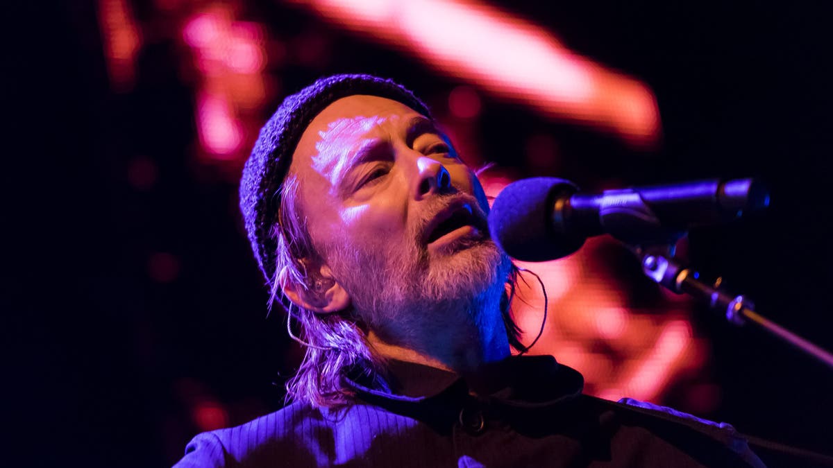 Thom Yorke singing