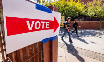 Early Voters Speak in Arizona as Candidates Flock to State