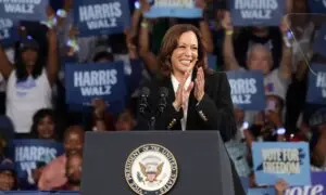 Harris Travels to Pennsylvania for Rally Before Traveling to Milwaukee