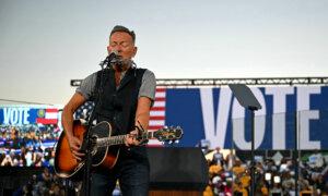 Harris Campaigns in Georgia with Obama, Bruce Springsteen