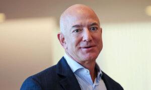 News Brief: Bezos Elaborates on Major Editorial Decision; Joe Rogan Updates on Likelihood of Harris Interview; Trump and Harris Make Closing Remarks