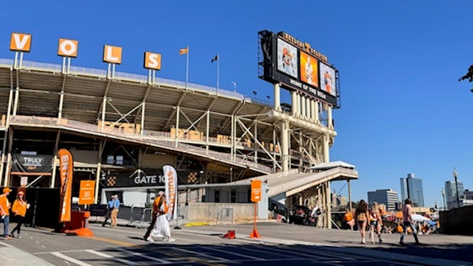 Tennessee and Alabama will face-off this afternoon in Knoxville