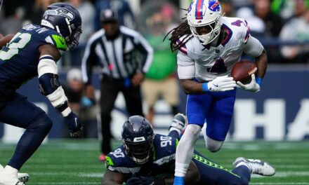 Seahawks teammates get into skirmish on sideline during loss to Bills