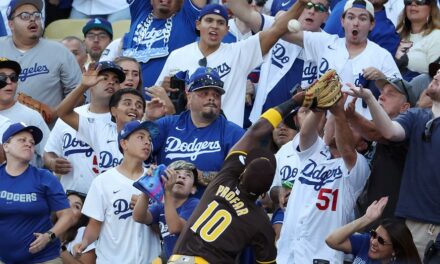 Padres’  Jurickson Profar robs Mookie Betts of home run, stuns Dodgers fans