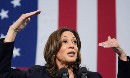 Harris: Minimum Wage Should Be ‘at Least $15 an Hour’