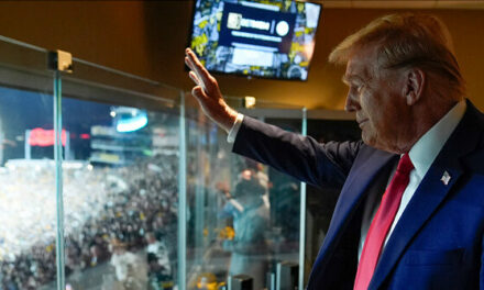 Trump Receives Thunderous Welcome at Pittsburgh Steelers Game to Chants of ‘USA, USA!’