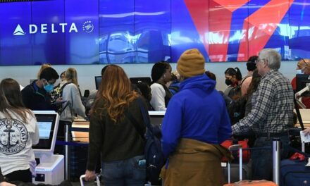 Officer Whiffs On Tackle Attempt Of Woman Going Crazy On Delta Airlines Employees, Lands On His Face