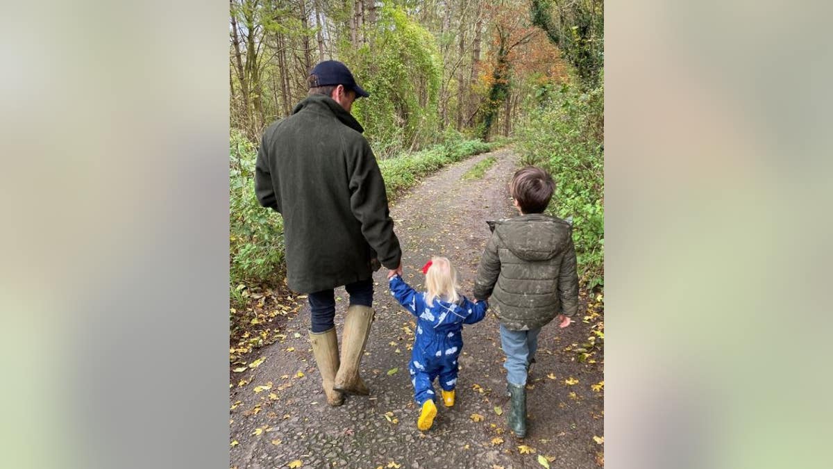 Edoardo Mapelli with their two children