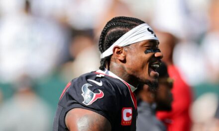 Stefon Diggs Wanted To Take On Every Single Green Bay Packer During Pregame Warmups At Lambeau Field: Video