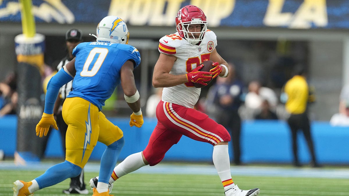 Travis Kelce in action